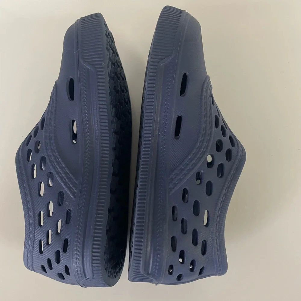OshKosh B’Gosh rubber‎ summer slip on shoes size 7 toddlers blue